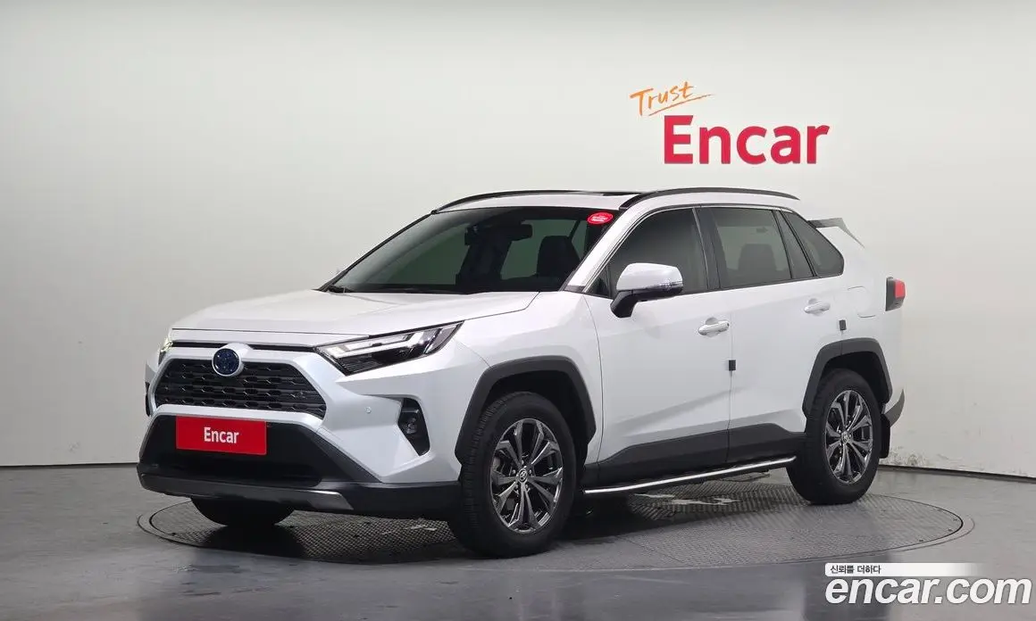 Toyota RAV4 2024 2.5 автомат (гидро), фото 1 Toyota RAV4 2024 2.5 автомат (гидро), фото 1