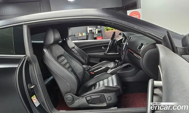 Volkswagen Scirocco 2012 2.0 автомат (гидро), миниатюра 11 Volkswagen Scirocco 2012 2.0 автомат (гидро), миниатюра 11