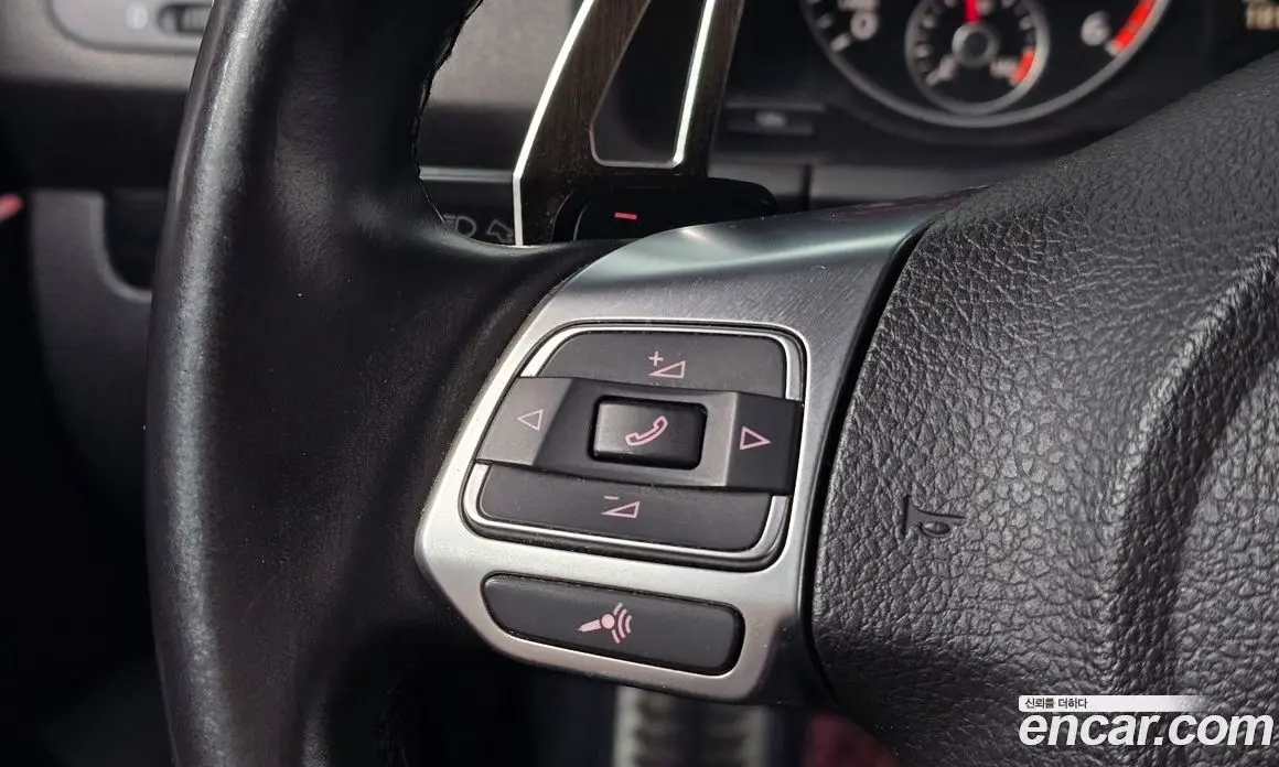 Volkswagen Scirocco 2012 2.0 автомат (гидро), фото 15 Volkswagen Scirocco 2012 2.0 автомат (гидро), фото 15