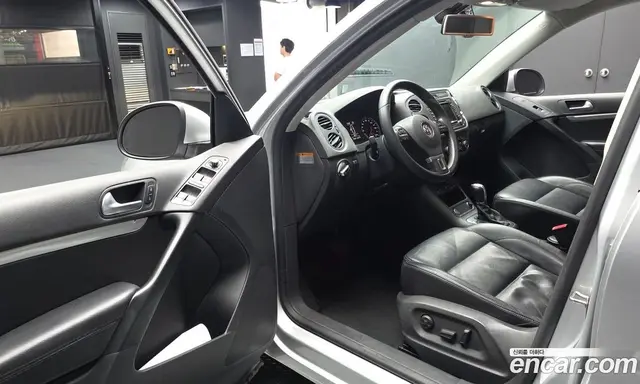 Volkswagen Tiguan 2013 2.0 автомат (гидро), миниатюра 10 Volkswagen Tiguan 2013 2.0 автомат (гидро), миниатюра 10