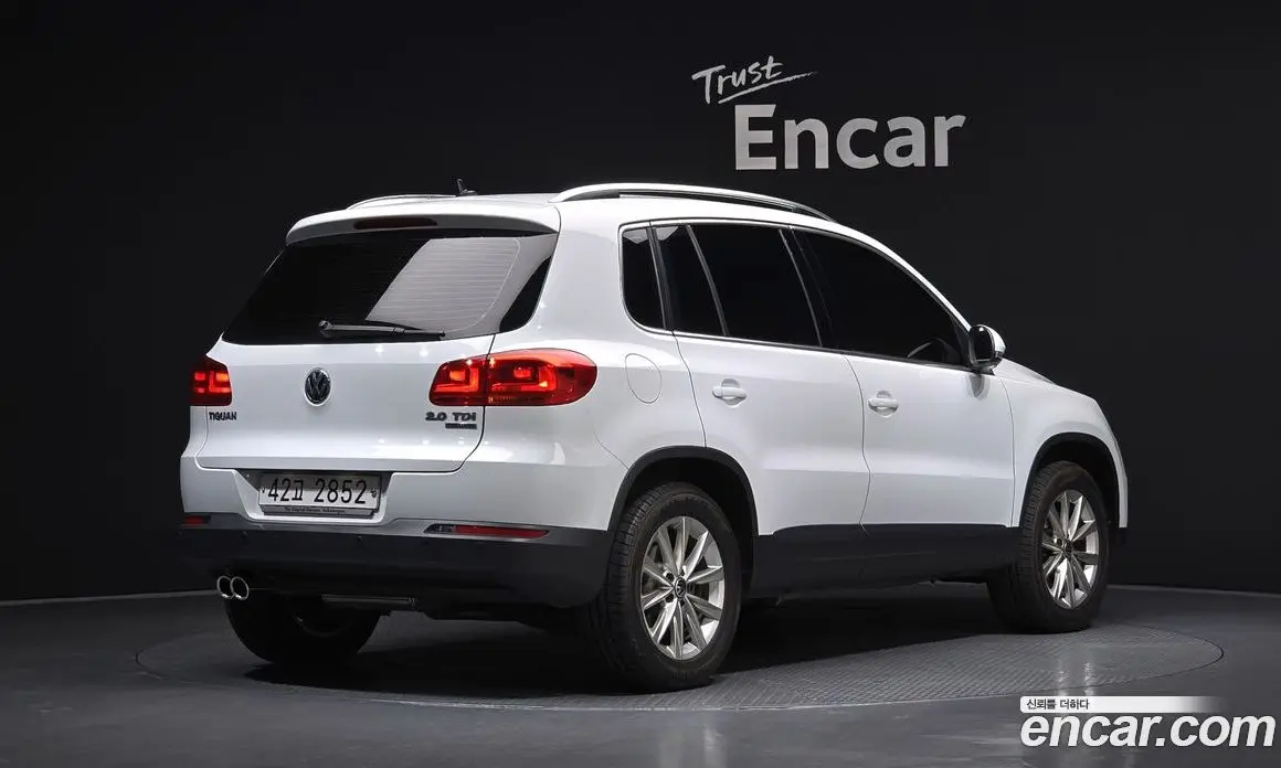 Volkswagen Tiguan 2015 2.0 автомат (гидро), фото 2 Volkswagen Tiguan 2015 2.0 автомат (гидро), фото 2