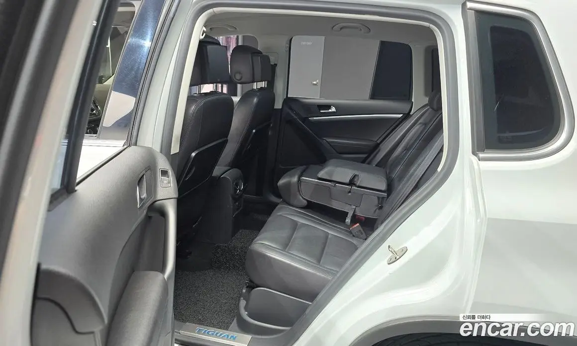 Volkswagen Tiguan 2015 2.0 автомат (гидро), фото 12 Volkswagen Tiguan 2015 2.0 автомат (гидро), фото 12