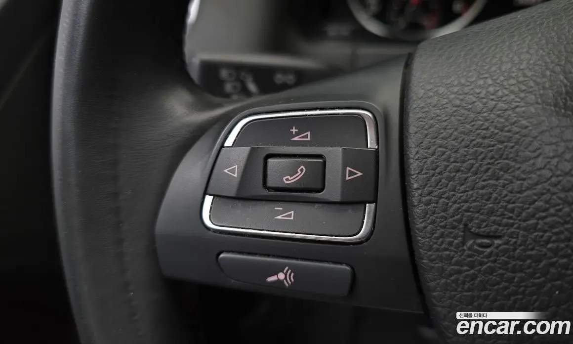 Volkswagen Tiguan 2015 2.0 автомат (гидро), фото 16 Volkswagen Tiguan 2015 2.0 автомат (гидро), фото 16