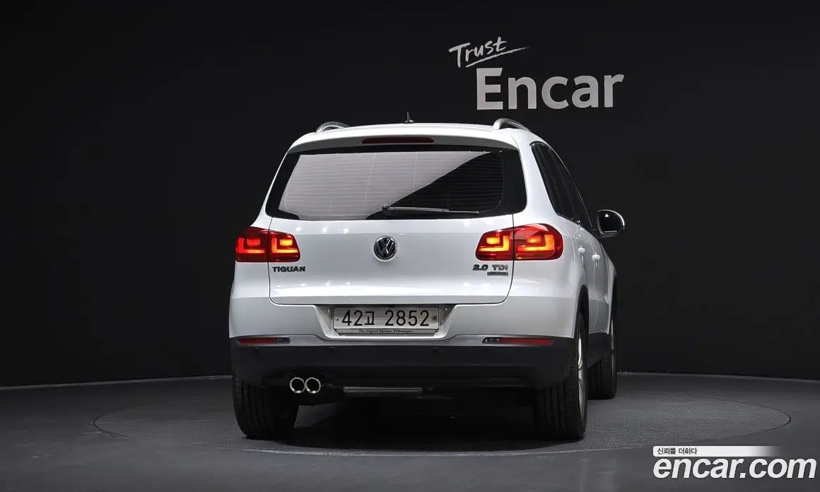 Volkswagen Tiguan 2015 2.0 автомат (гидро), фото 4 Volkswagen Tiguan 2015 2.0 автомат (гидро), фото 4