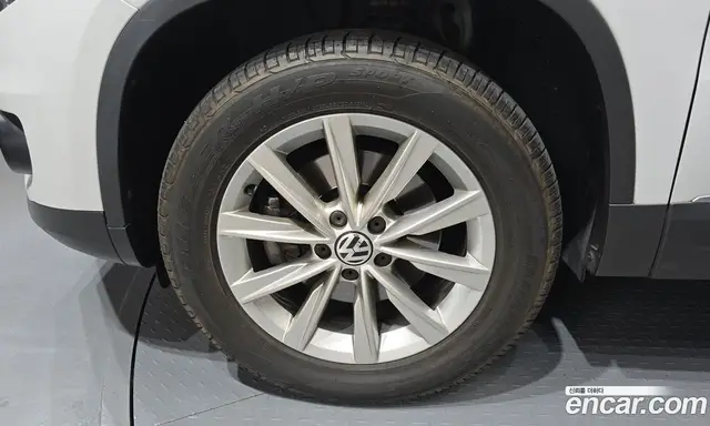 Volkswagen Tiguan 2015 2.0 автомат (гидро), миниатюра 5 Volkswagen Tiguan 2015 2.0 автомат (гидро), миниатюра 5