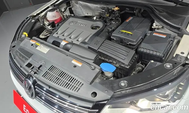 Volkswagen Tiguan 2015 2.0 автомат (гидро), миниатюра 6 Volkswagen Tiguan 2015 2.0 автомат (гидро), миниатюра 6