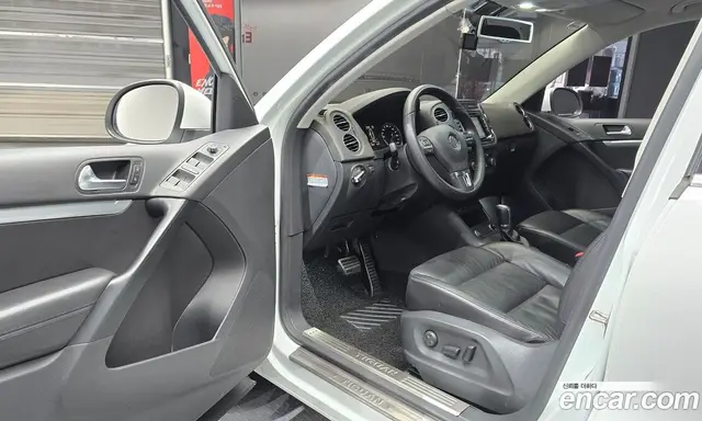 Volkswagen Tiguan 2015 2.0 автомат (гидро), миниатюра 10 Volkswagen Tiguan 2015 2.0 автомат (гидро), миниатюра 10