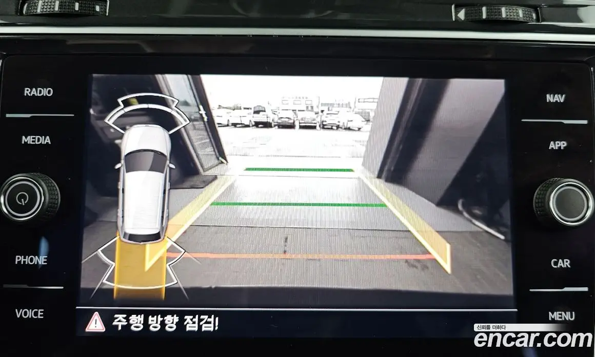 Volkswagen Tiguan 2021 2.0 автомат (гидро), фото 15 Volkswagen Tiguan 2021 2.0 автомат (гидро), фото 15