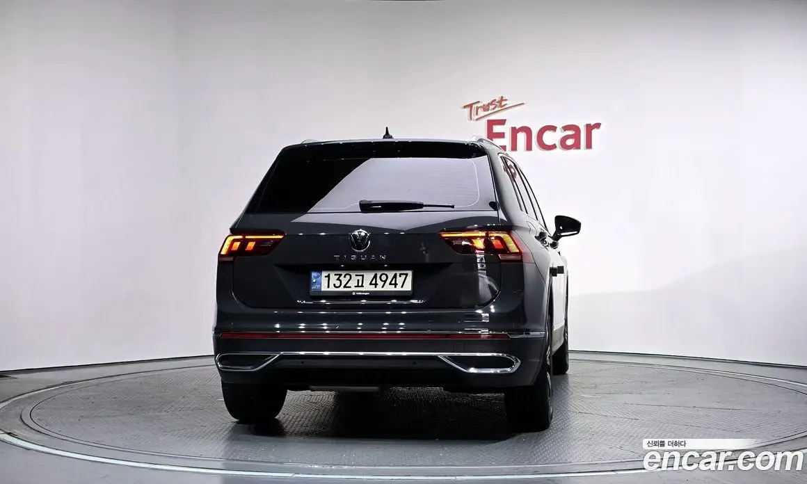 Volkswagen Tiguan 2021 2.0 автомат (гидро), фото 4 Volkswagen Tiguan 2021 2.0 автомат (гидро), фото 4