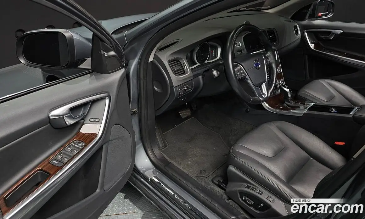 Volvo S60 2018 2.0 автомат (гидро), фото 10 Volvo S60 2018 2.0 автомат (гидро), фото 10