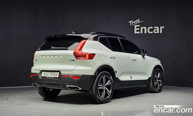 Volvo XC40 2018 2.0 автомат (гидро), миниатюра 2 Volvo XC40 2018 2.0 автомат (гидро), миниатюра 2