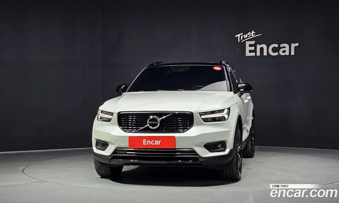 Volvo XC40 2018 2.0 автомат (гидро), фото 3 Volvo XC40 2018 2.0 автомат (гидро), фото 3