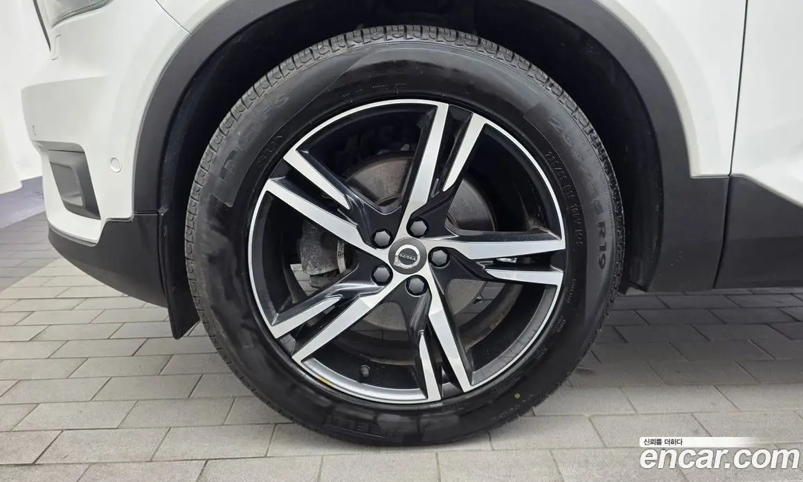 Volvo XC40 2018 2.0 автомат (гидро), фото 5 Volvo XC40 2018 2.0 автомат (гидро), фото 5