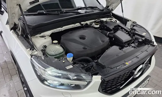 Volvo XC40 2018 2.0 автомат (гидро), миниатюра 6 Volvo XC40 2018 2.0 автомат (гидро), миниатюра 6
