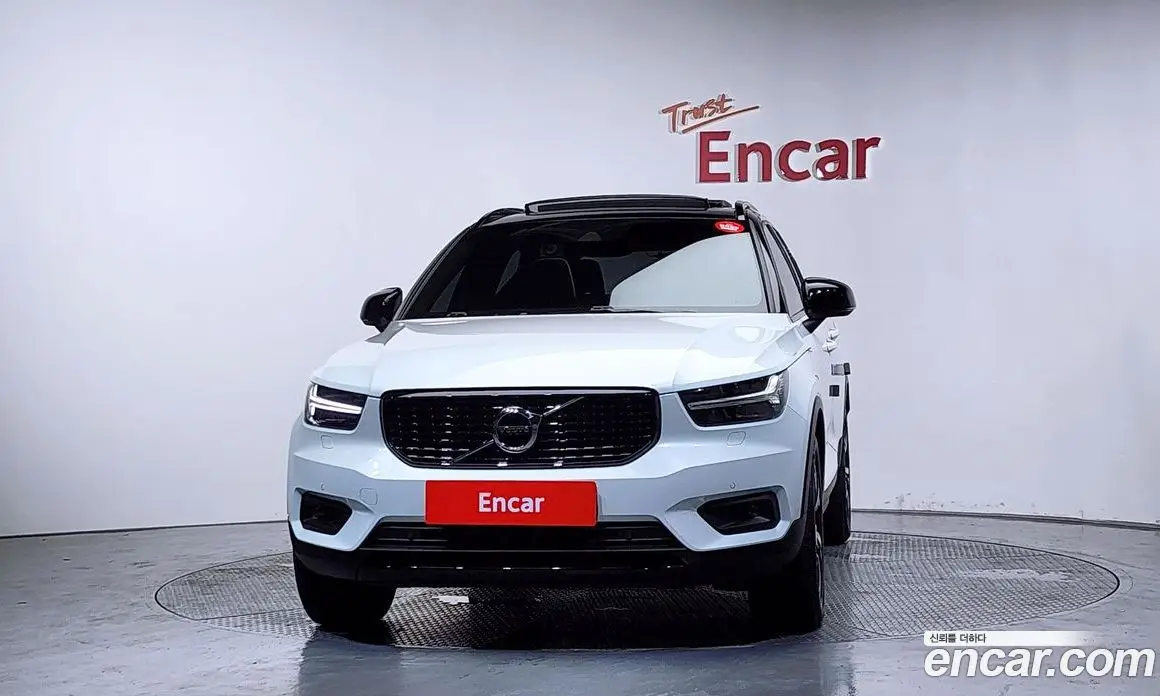 Volvo XC40 2020 2.0 автомат (гидро), фото 3 Volvo XC40 2020 2.0 автомат (гидро), фото 3