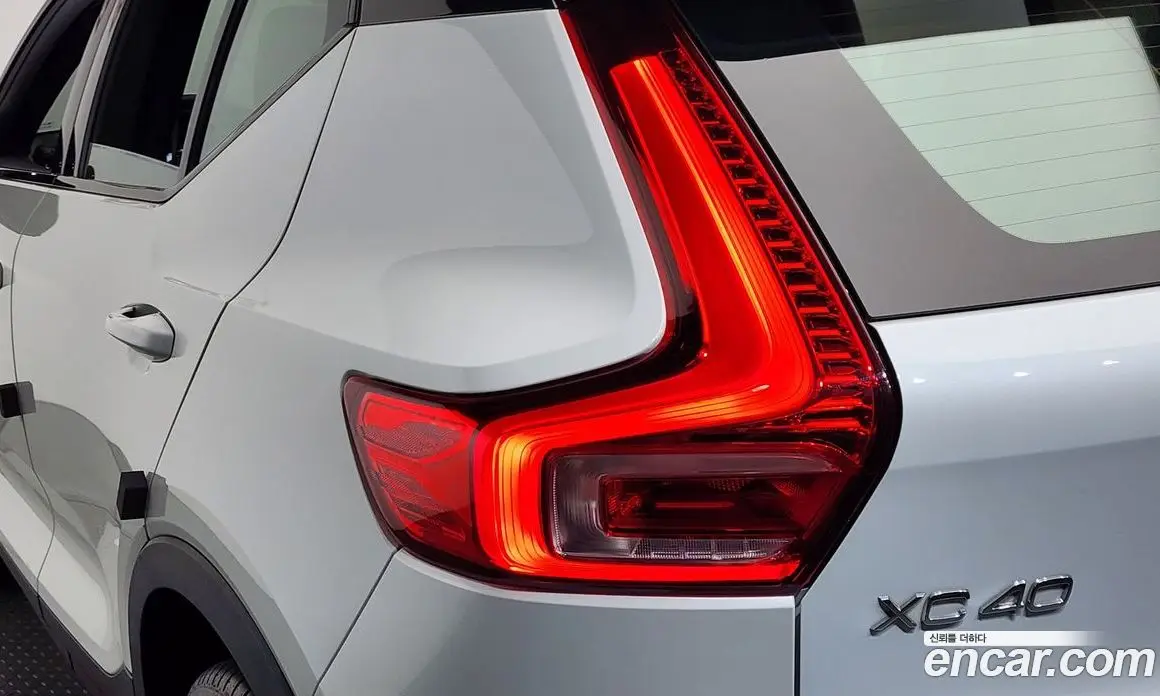 Volvo XC40 2020 2.0 автомат (гидро), фото 9 Volvo XC40 2020 2.0 автомат (гидро), фото 9