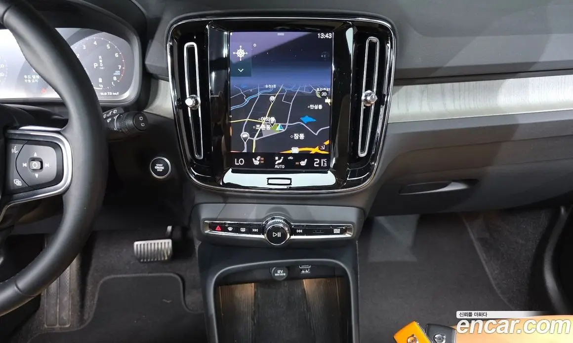 Volvo XC40 2021 2.0 автомат (гидро), фото 14 Volvo XC40 2021 2.0 автомат (гидро), фото 14