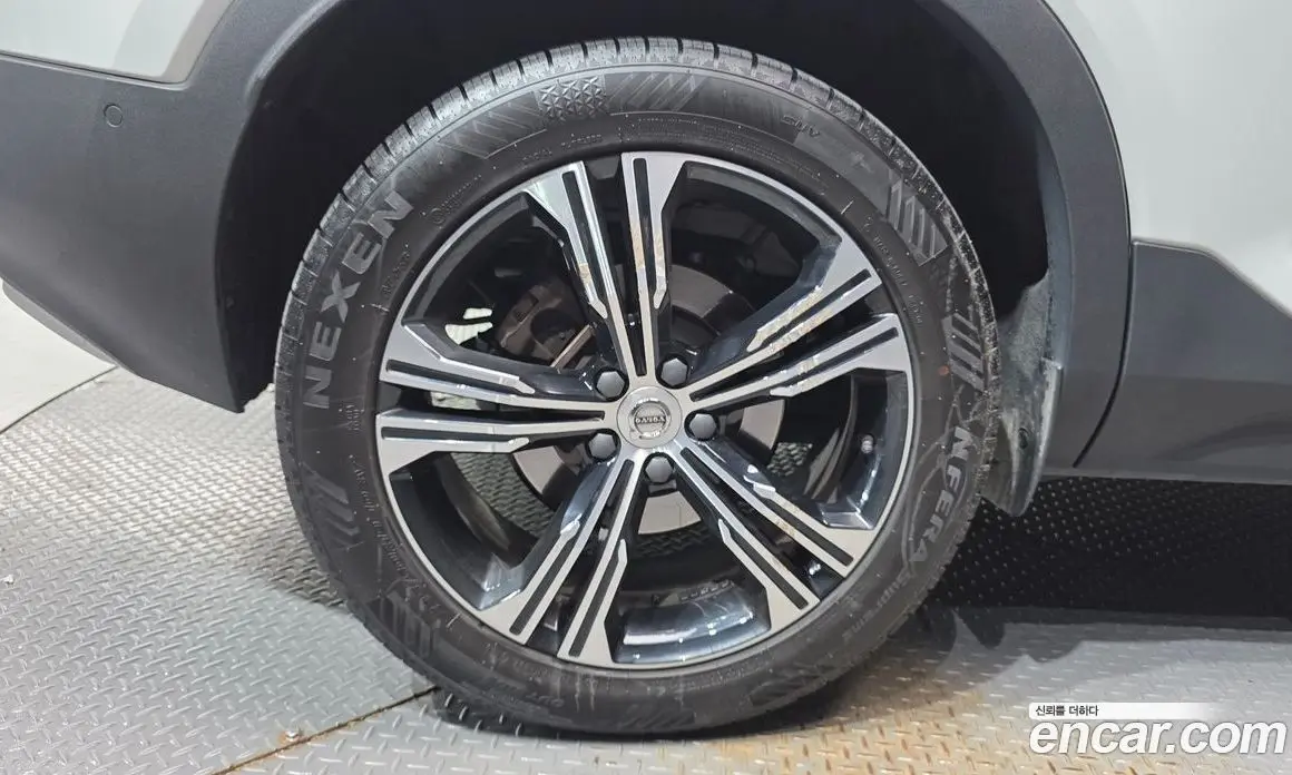 Volvo XC40 2021 2.0 автомат (гидро), фото 5 Volvo XC40 2021 2.0 автомат (гидро), фото 5