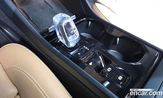 Volvo XC40 2021 2.0 автомат (гидро), миниатюра 9 Volvo XC40 2021 2.0 автомат (гидро), миниатюра 9