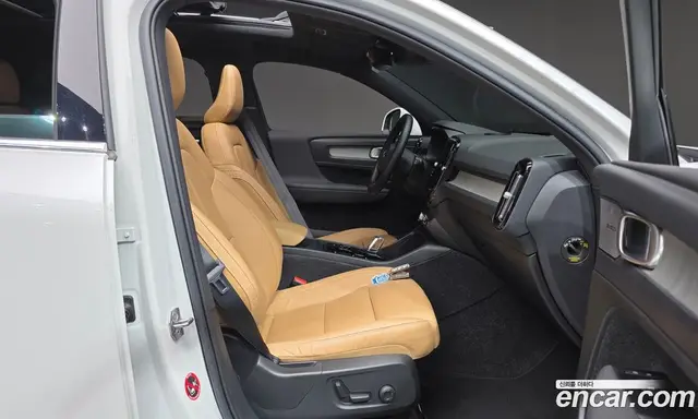 Volvo XC40 2021 2.0 автомат (гидро), миниатюра 10 Volvo XC40 2021 2.0 автомат (гидро), миниатюра 10
