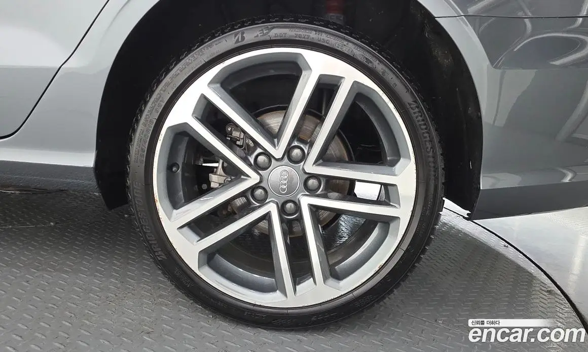 Audi A3 2019 2.0 автомат (гидро), фото 7 Audi A3 2019 2.0 автомат (гидро), фото 7