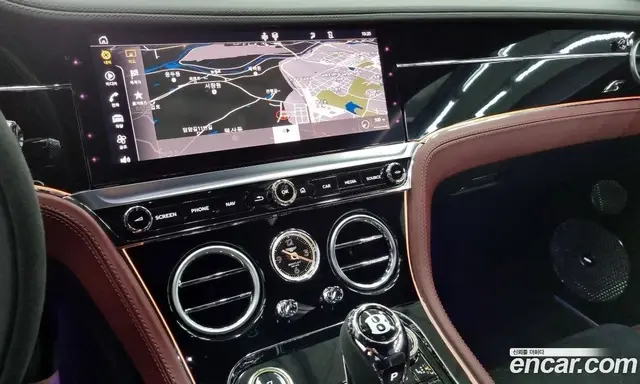 Bentley Continental 2023 4.0 автомат (гидро), миниатюра 12