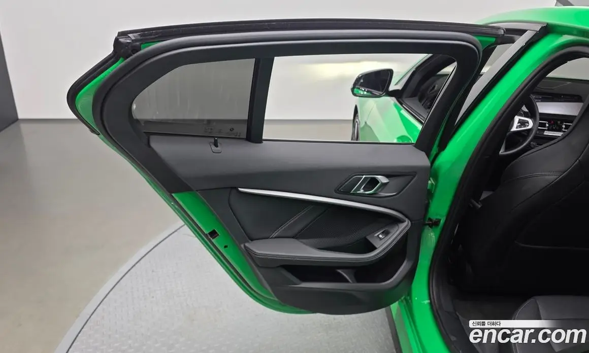 BMW 1 серия 2022 2.0 автомат (гидро), фото 15
