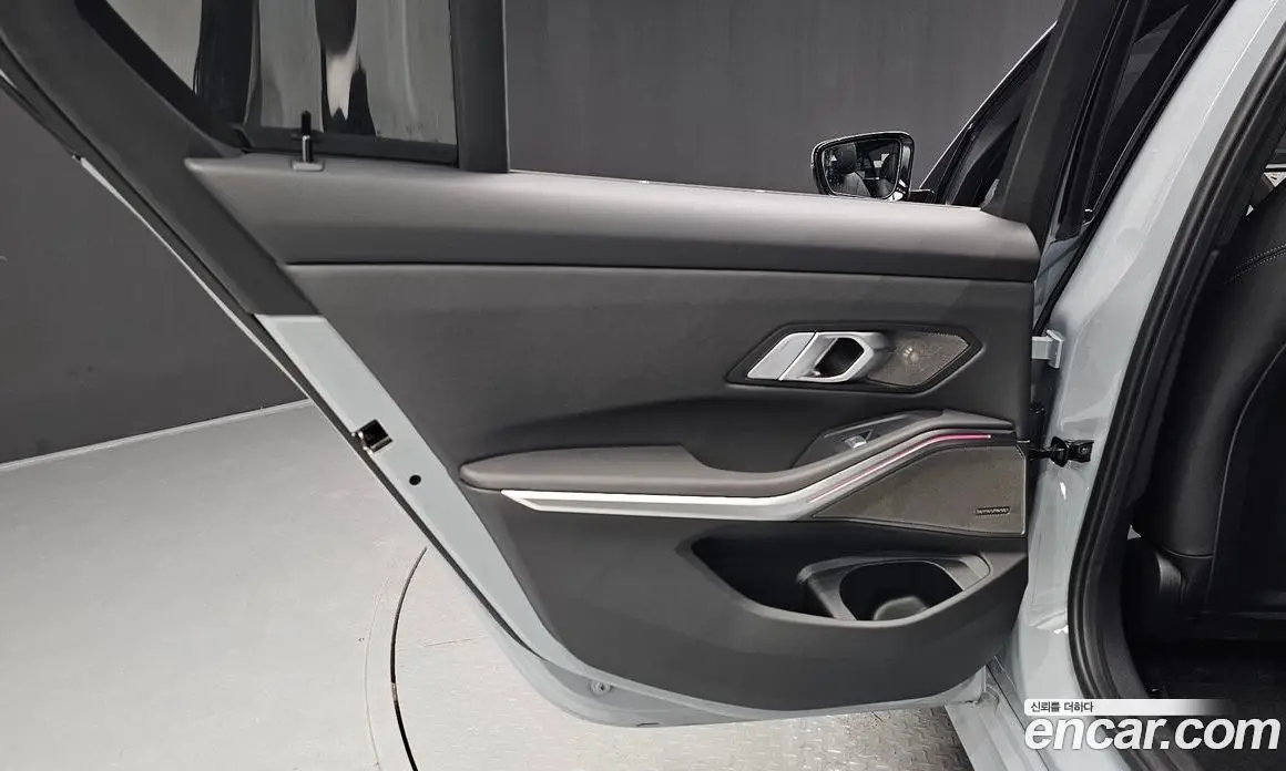 BMW 3 серия 2026 2.0 автомат (гидро), фото 15