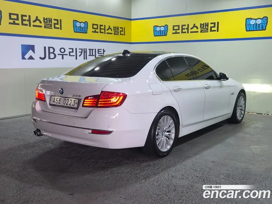 BMW 5 серия 2016 2.0 автомат (гидро), фото 4