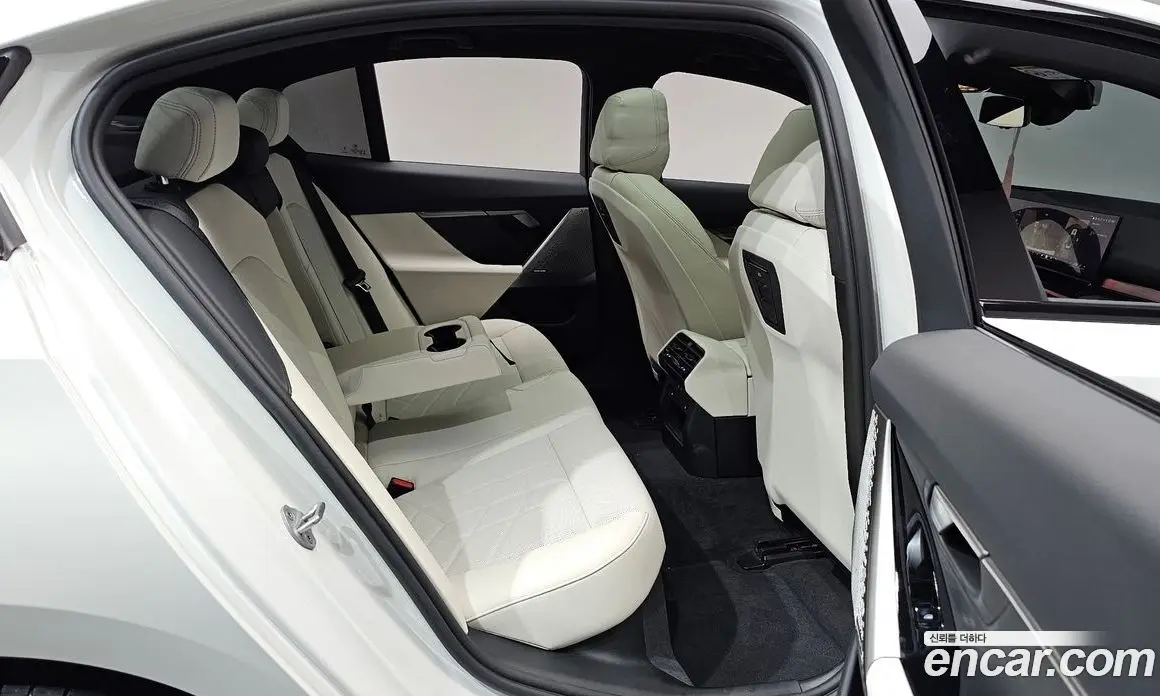 BMW 5 серия 2025 2.0 автомат (гидро), фото 12 BMW 5 серия 2025 2.0 автомат (гидро), фото 12