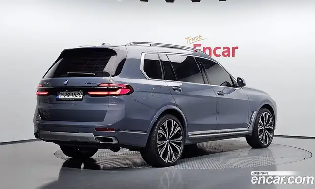 BMW X7 2023 3.0 автомат (гидро), миниатюра 2