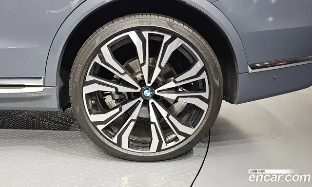 BMW X7 2023 3.0 автомат (гидро), миниатюра 7