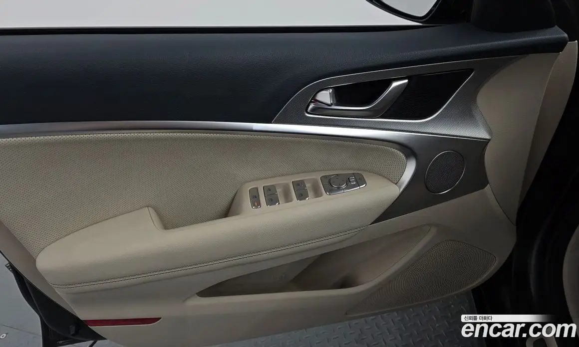 Genesis G70 2024 2.5 автомат (гидро), фото 14 Genesis G70 2024 2.5 автомат (гидро), фото 14
