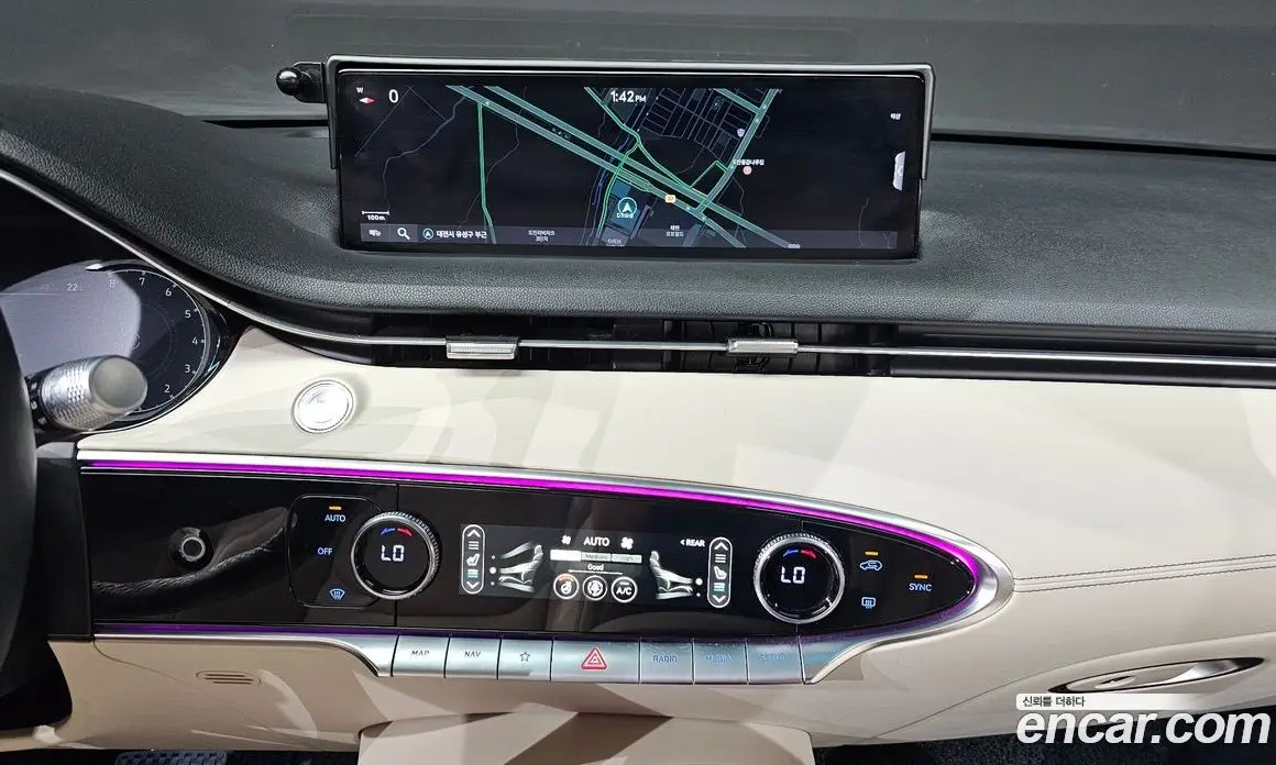 Genesis GV70 2021 2.5 автомат (гидро), фото 17 Genesis GV70 2021 2.5 автомат (гидро), фото 17