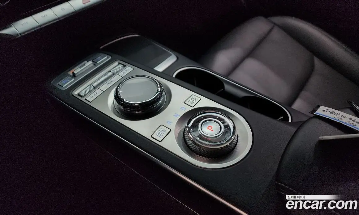 Genesis GV70 2021 2.2 автомат (гидро), фото 12 Genesis GV70 2021 2.2 автомат (гидро), фото 12