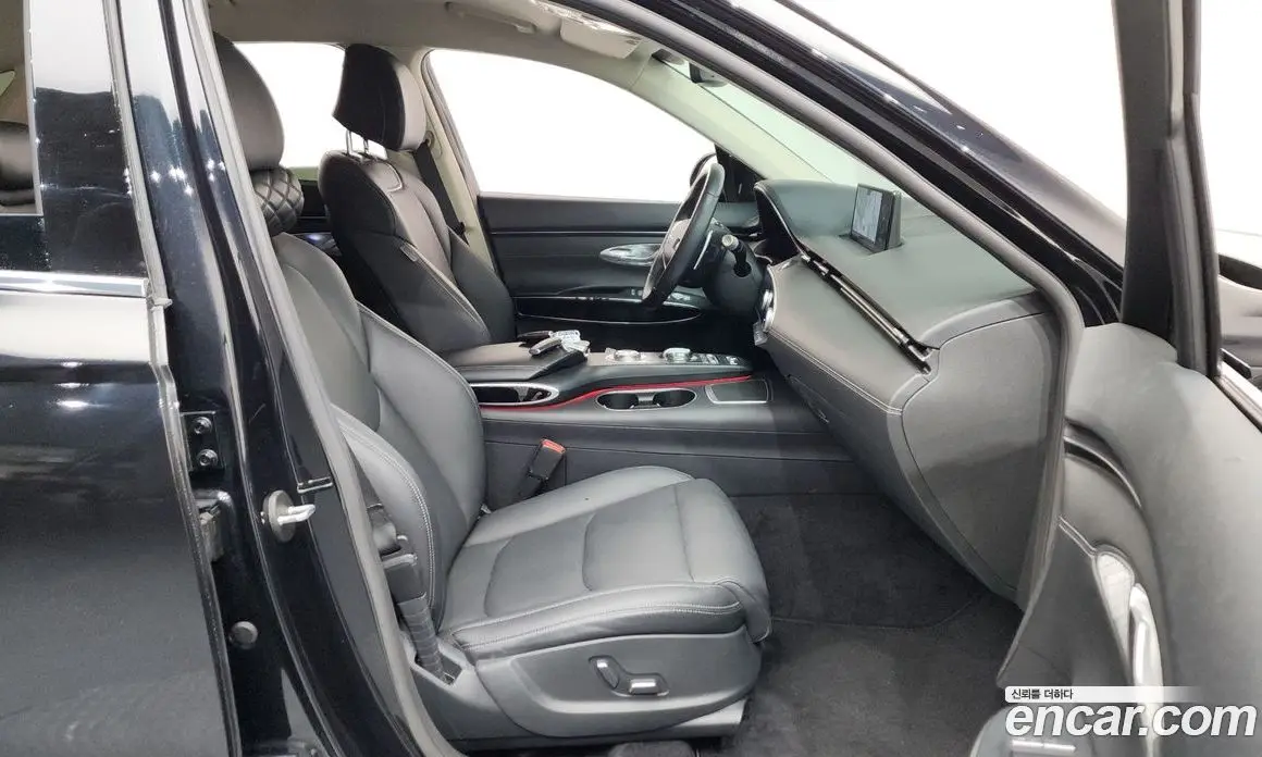 Genesis GV70 2021 2.2 автомат (гидро), фото 16 Genesis GV70 2021 2.2 автомат (гидро), фото 16