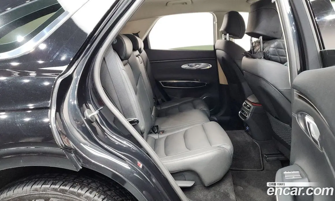 Genesis GV70 2021 2.2 автомат (гидро), фото 17 Genesis GV70 2021 2.2 автомат (гидро), фото 17