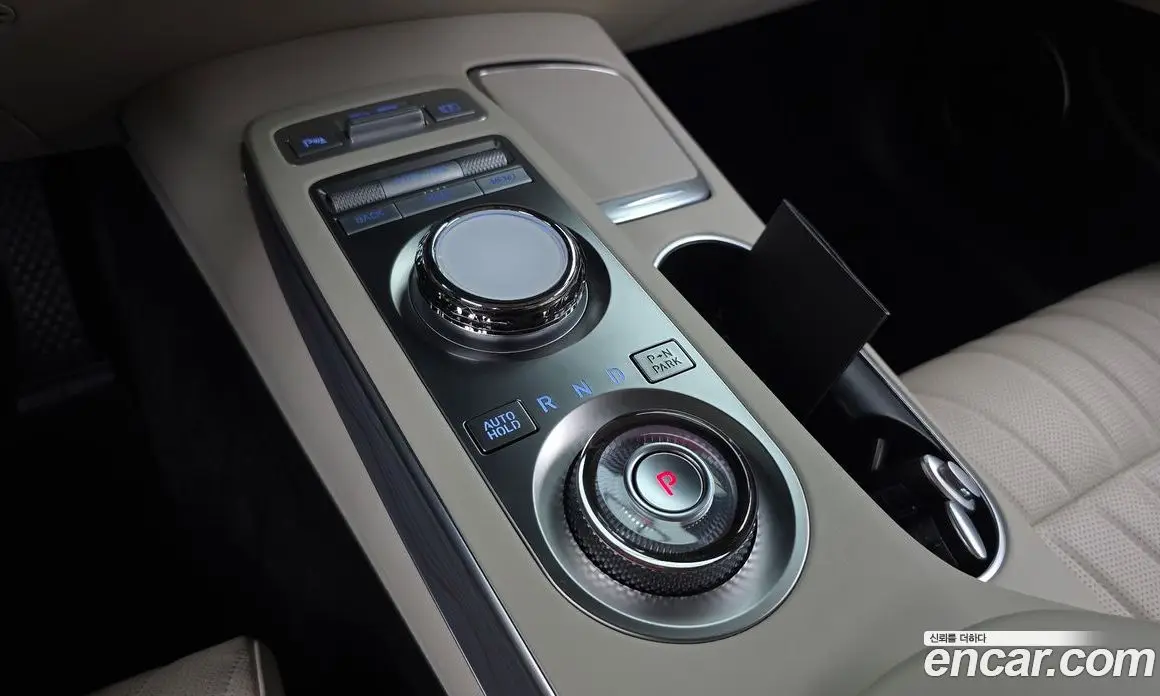 Genesis GV70 2023 2.5 автомат (гидро), фото 11 Genesis GV70 2023 2.5 автомат (гидро), фото 11