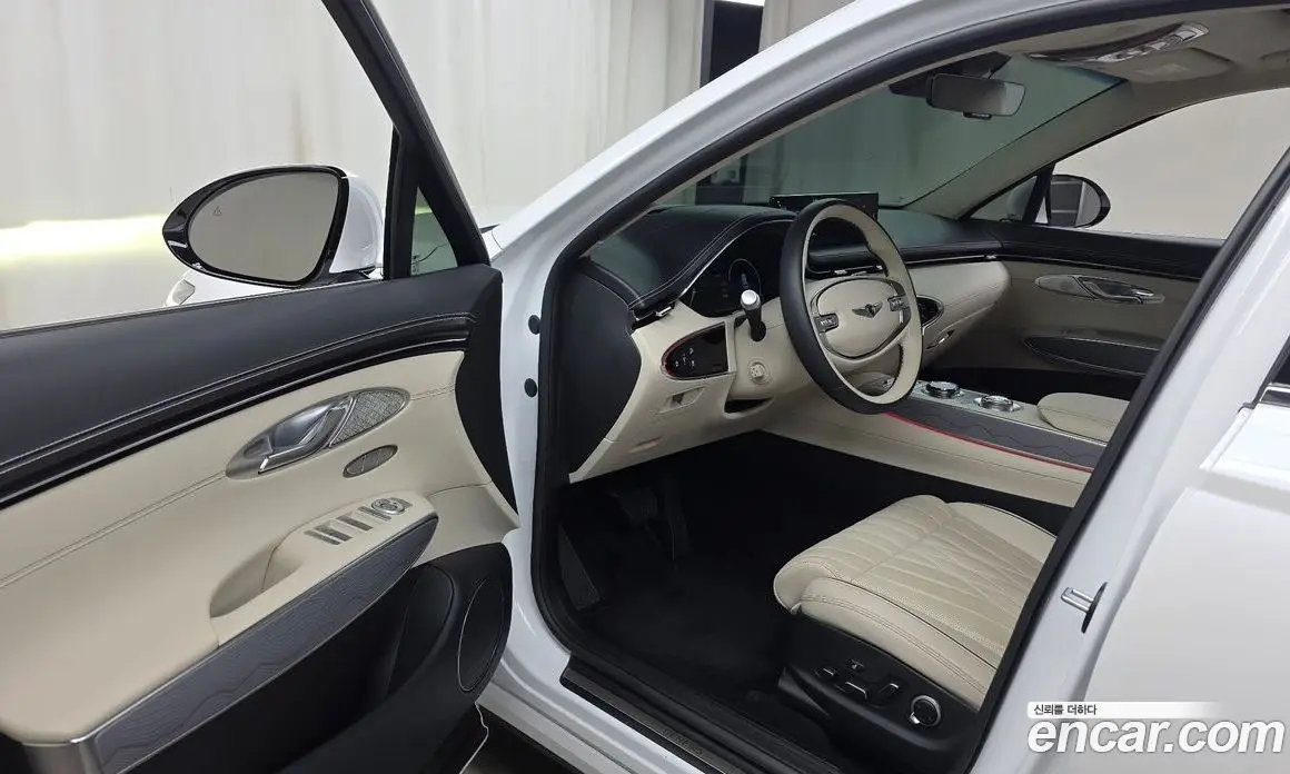 Genesis GV70 2023 2.5 автомат (гидро), фото 12 Genesis GV70 2023 2.5 автомат (гидро), фото 12