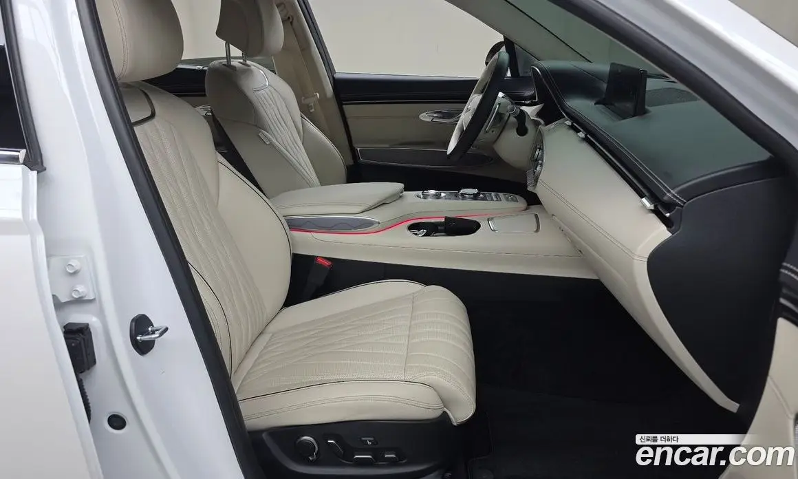 Genesis GV70 2023 2.5 автомат (гидро), фото 16 Genesis GV70 2023 2.5 автомат (гидро), фото 16
