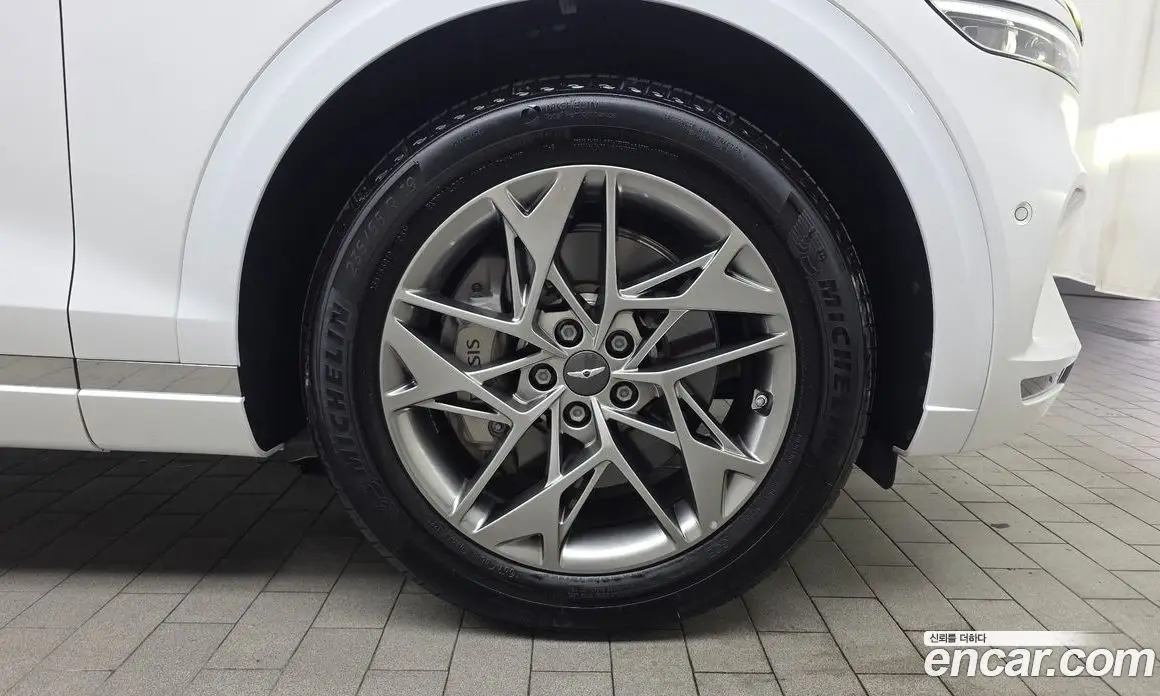 Genesis GV70 2023 2.5 автомат (гидро), фото 6 Genesis GV70 2023 2.5 автомат (гидро), фото 6
