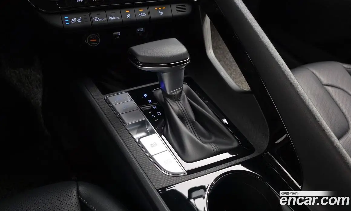 Hyundai Avante 2021 1.6 автомат (гидро), фото 11