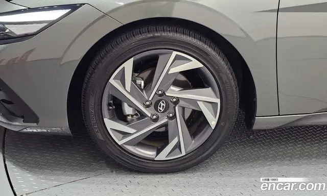 Hyundai Avante 2024 1.6 автомат (гидро), миниатюра 5