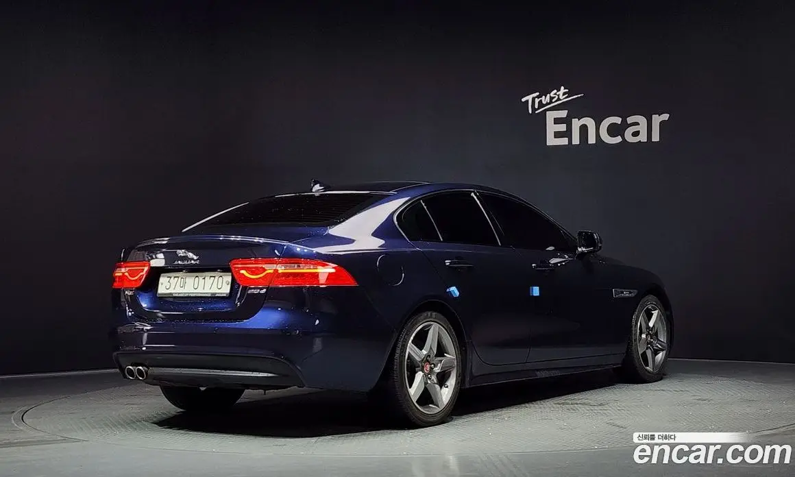 Jaguar XE 2015 2.0 автомат (гидро), фото 2 Jaguar XE 2015 2.0 автомат (гидро), фото 2