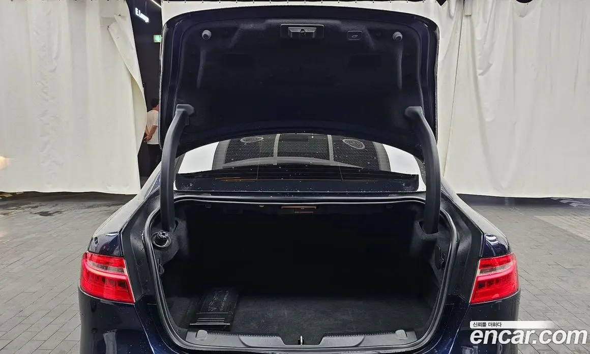 Jaguar XE 2015 2.0 автомат (гидро), фото 20 Jaguar XE 2015 2.0 автомат (гидро), фото 20