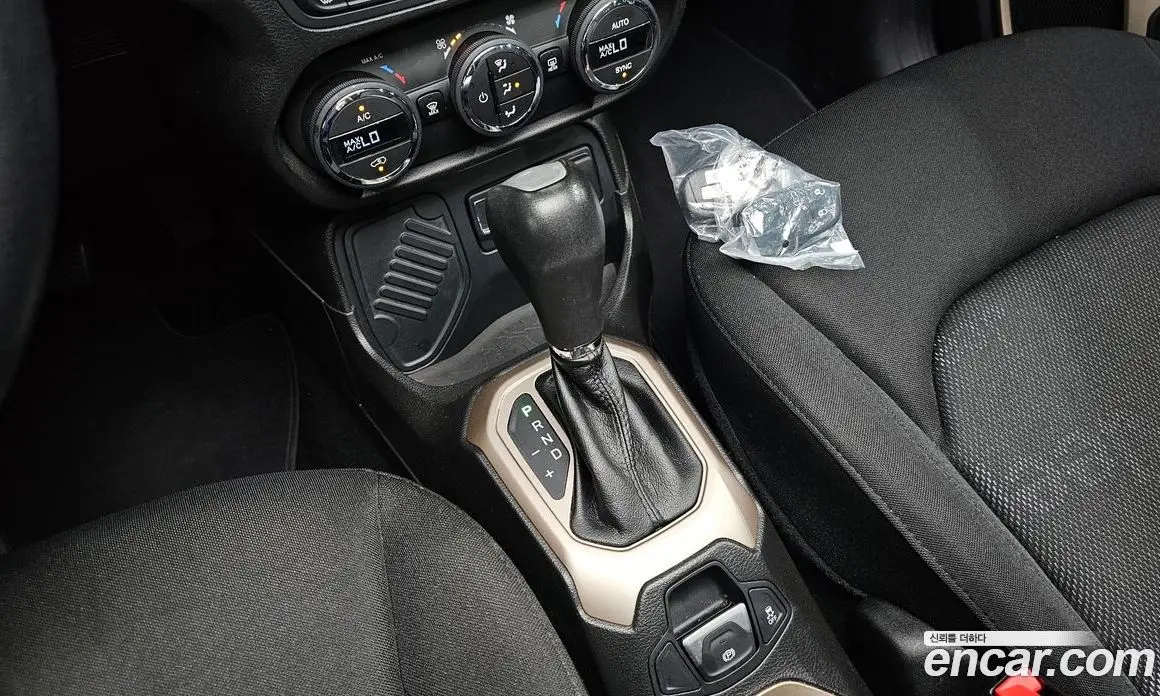 Jeep Renegade 2017 2.4 автомат (гидро), фото 12 Jeep Renegade 2017 2.4 автомат (гидро), фото 12