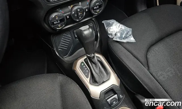 Jeep Renegade 2017 2.4 автомат (гидро), миниатюра 12