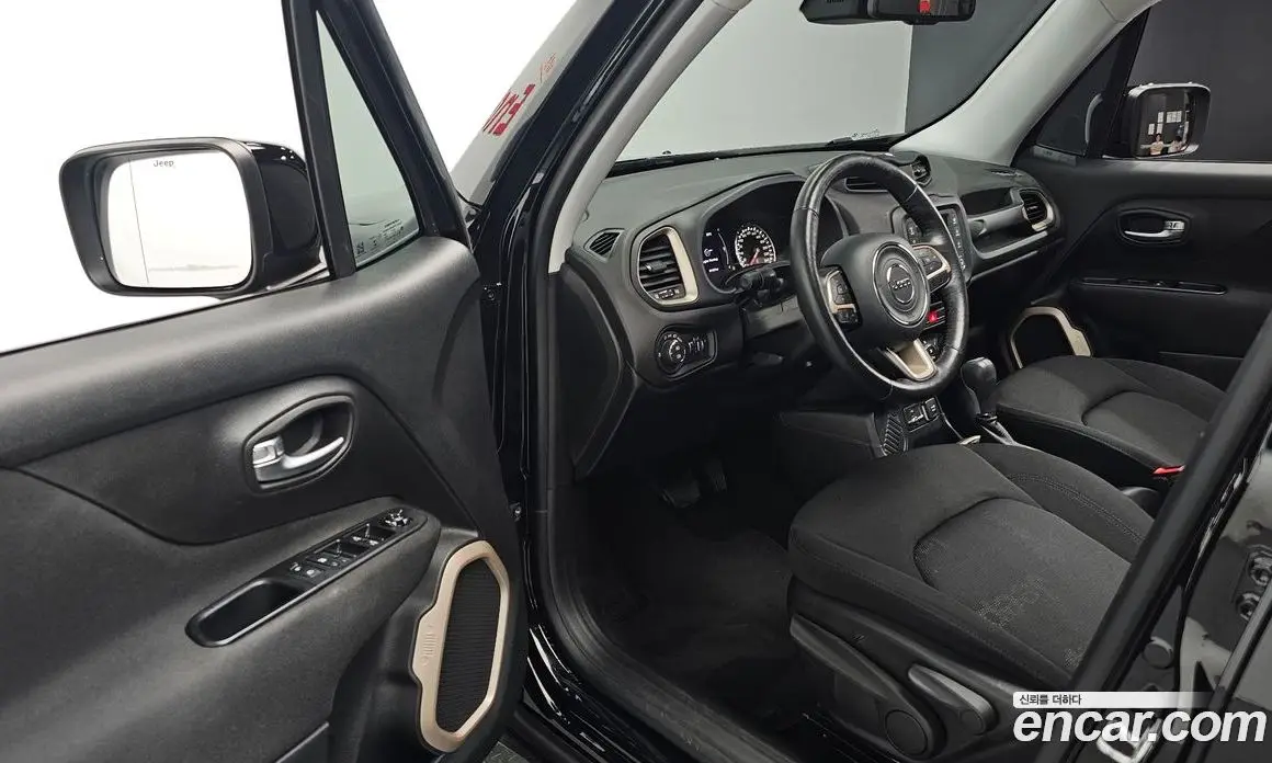 Jeep Renegade 2017 2.4 автомат (гидро), фото 17 Jeep Renegade 2017 2.4 автомат (гидро), фото 17