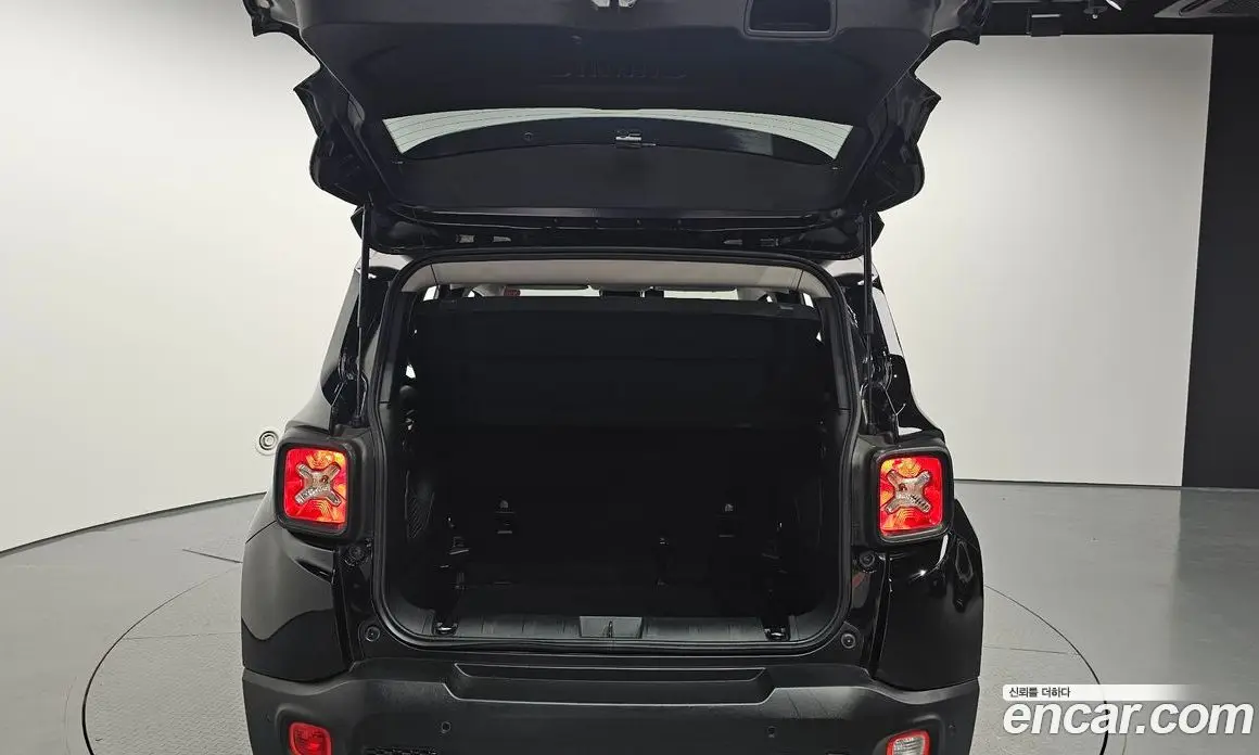 Jeep Renegade 2017 2.4 автомат (гидро), фото 26 Jeep Renegade 2017 2.4 автомат (гидро), фото 26