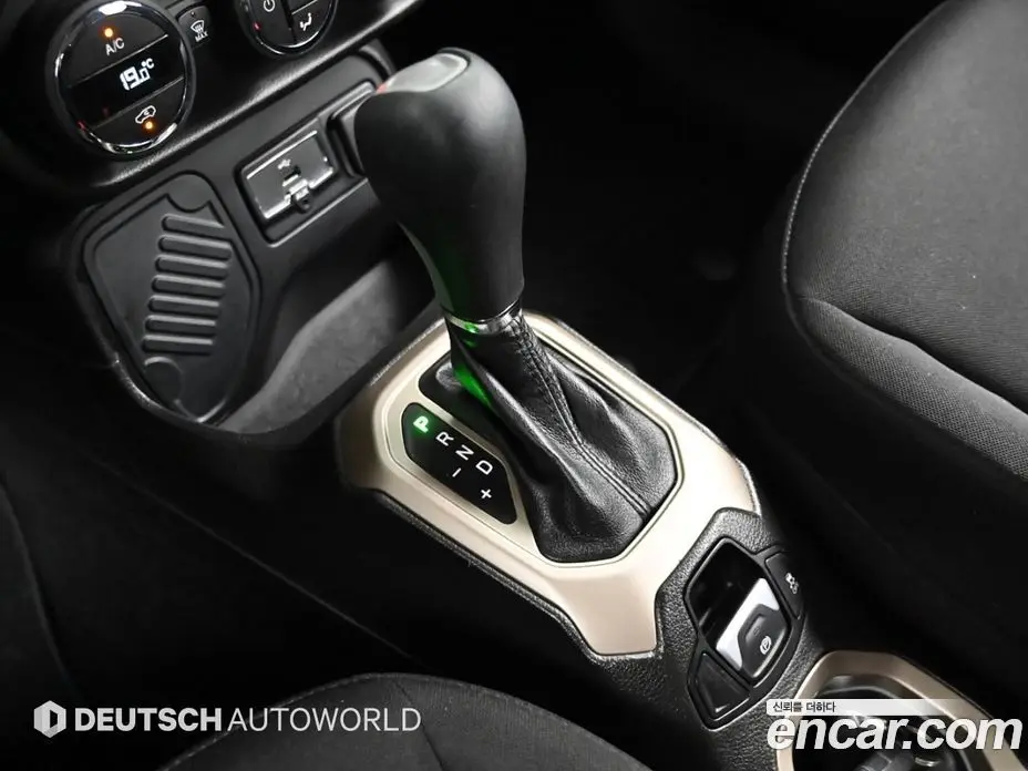 Jeep Renegade 2017 2.4 автомат (гидро), фото 9 Jeep Renegade 2017 2.4 автомат (гидро), фото 9